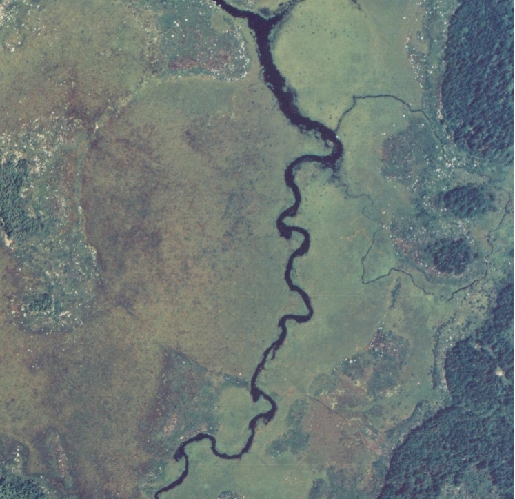 tl_files/sites/paleoenvironment/Pictures/Airphoto of bloody creek crater cropped.jpg